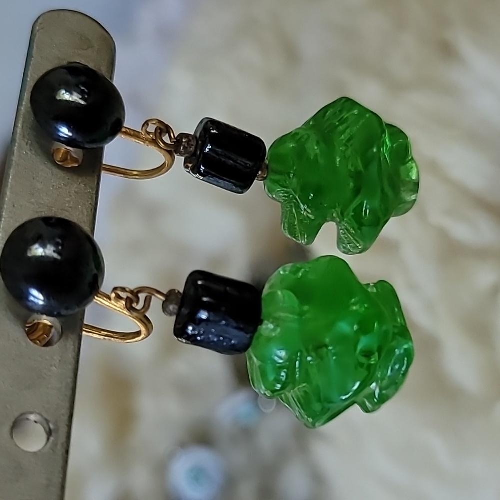 Vintage Art Deco Czech glass screwback earrings.
